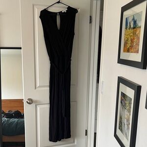 Amour Vert Black Sleeveless Jumpsuit, L